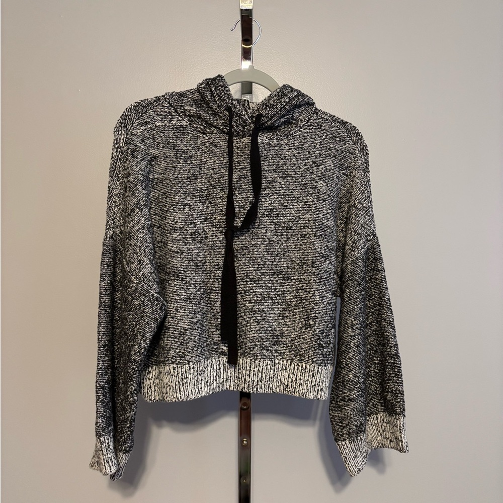 Ruby Moon Women's Cropped Long‎ Sleeve Sweater With Hood Black And White L
